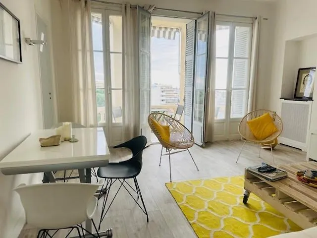 아파트 Appartement Roi Albert 칸느