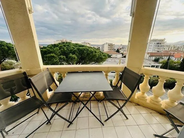 아파트 Appartement Roi Albert 칸느